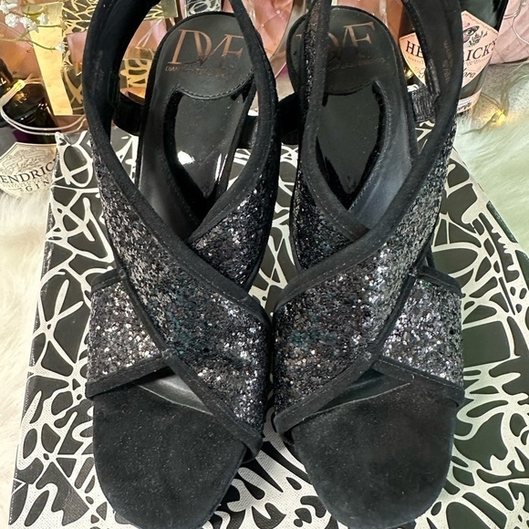 Authentic DIANE VON FURSTENBERG BLACK GLITTER AND SUEDE IRINA 5” HEELS SIZE 6.5M - Picture 13 of 14